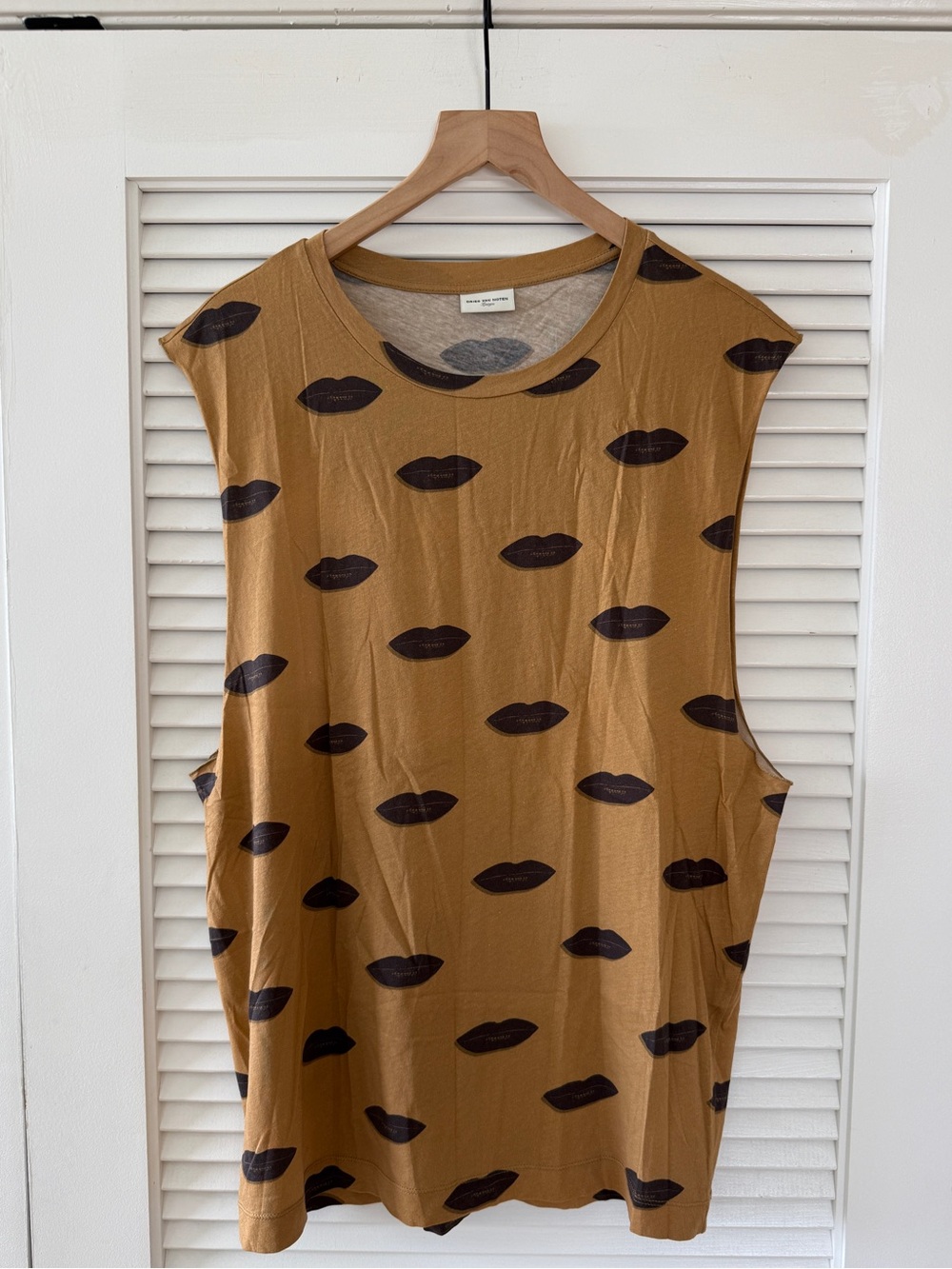 Men’s Dries Sleeveless Lip Print Tank Top - Brown